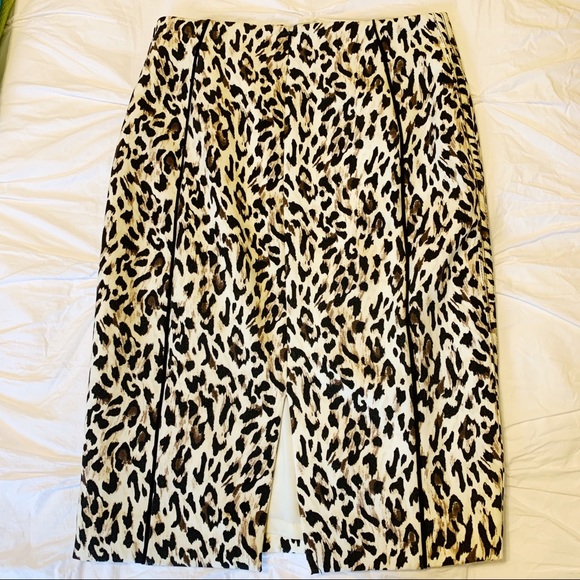 WHBM Leopard Print Pencil Skirt - Size 0 - Picture 7 of 7